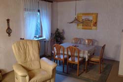 N�rnberg Ferienwohnung Magnolie : Essecke