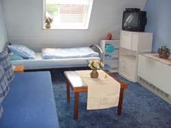 Heroldsberg HBIS-Zimmervermietung: 4-5-Bettzimmer-TV